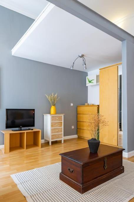 Beautiful Apartment In Malasana For 3 Pax - Ferrer Madryt Zewnętrze zdjęcie